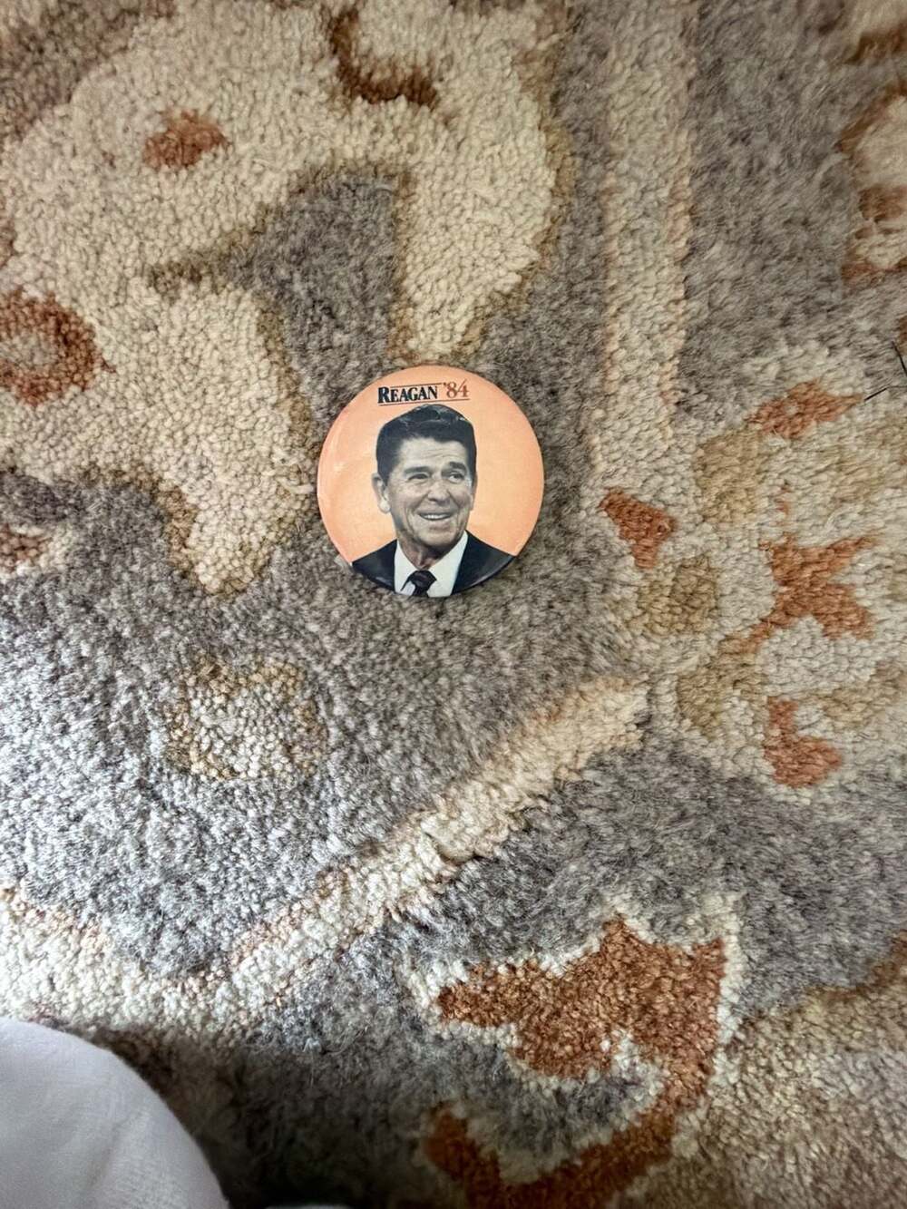 Vintage Ronald Reagan 1984 Presidential Campaign Pinback Button